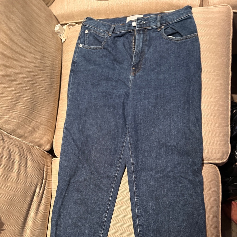 Gently worn Everlane boyfriend cut blue jeans